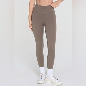 NWT Form Core Legging in Walnut - S